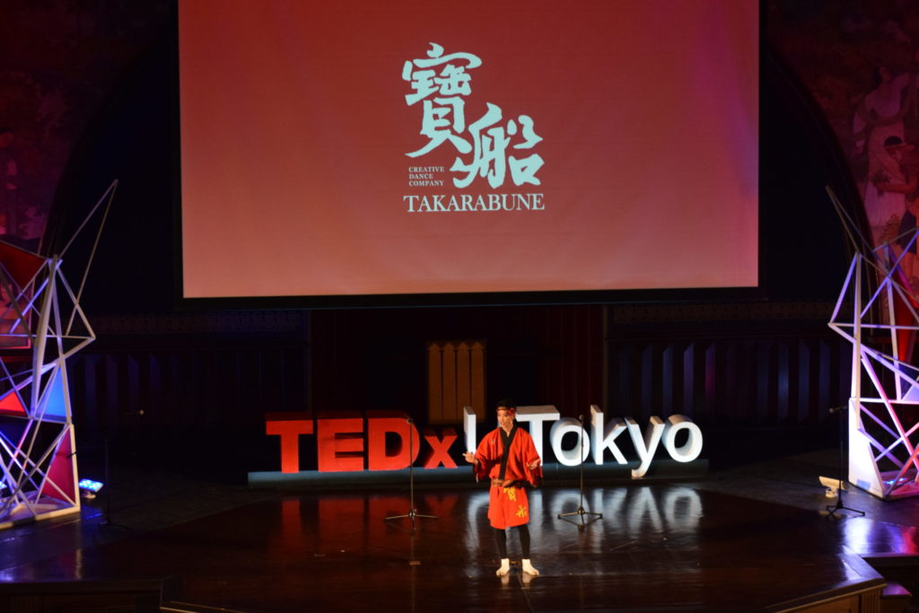 東大安田講堂で行われた、『TEDxUTokyo』にゲストスピーカー＆パフォーマーとして登壇