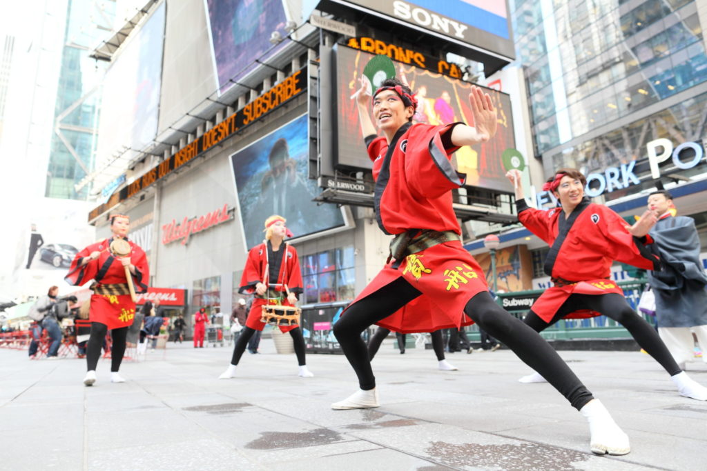 「朝日新聞デジタル」に掲載されました！　「踊る阿呆」もグローバル化　阿波踊り集団が世界公演